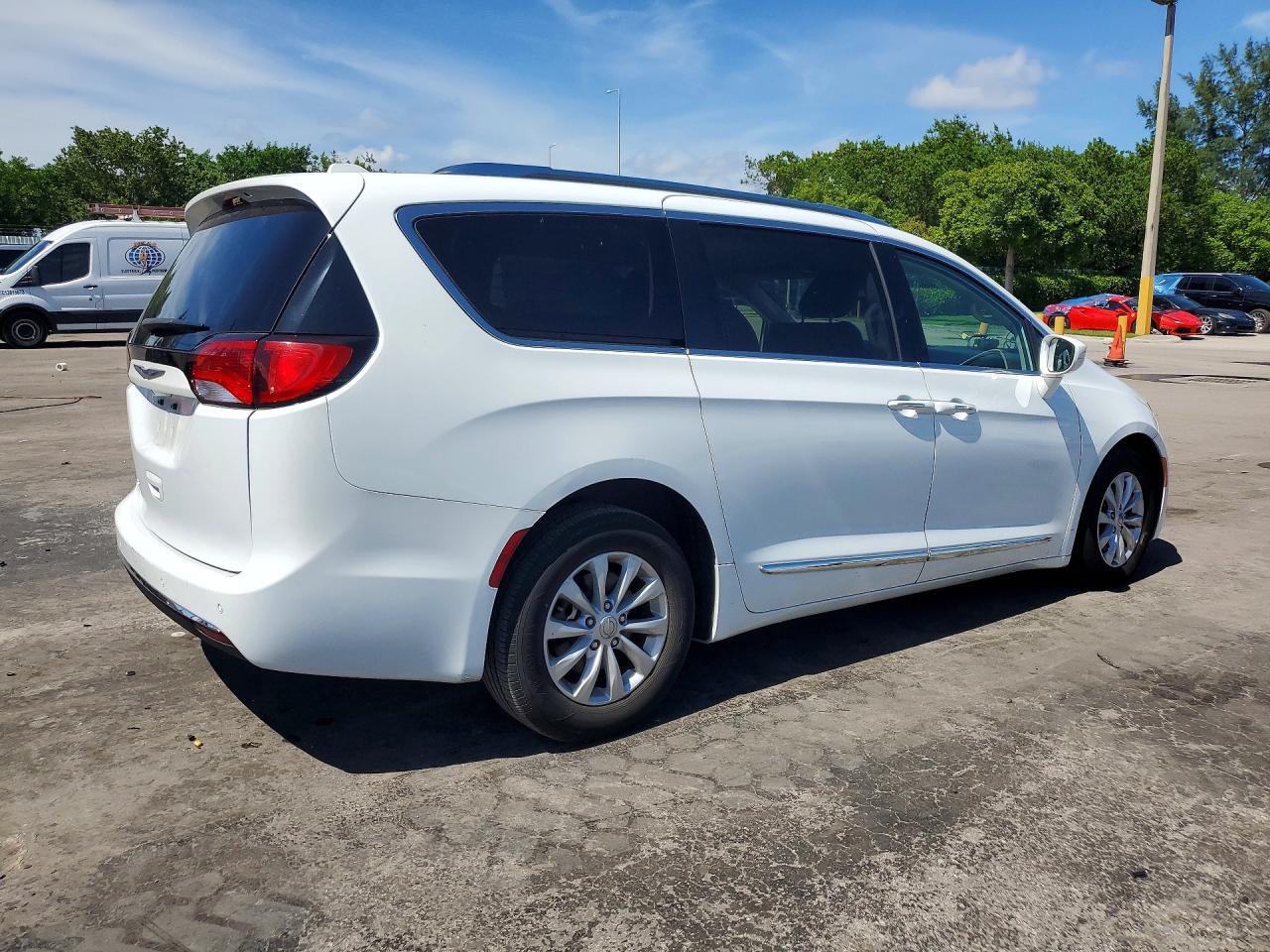 2019 CHRYSLER PACIFICA TOURING L — снимка 3