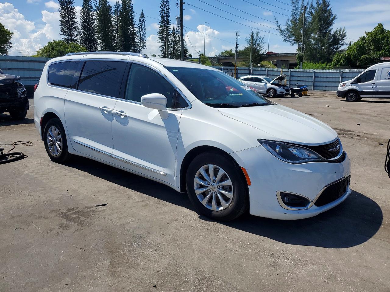 2019 CHRYSLER PACIFICA TOURING L — снимка 4