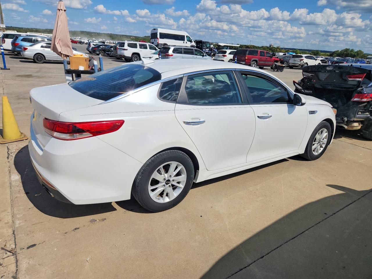 2017 KIA OPTIMA LX — снимка 3