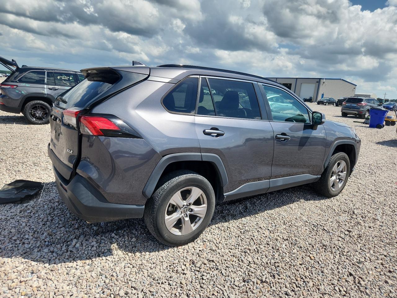 2022 TOYOTA RAV4 XLE — снимка 3