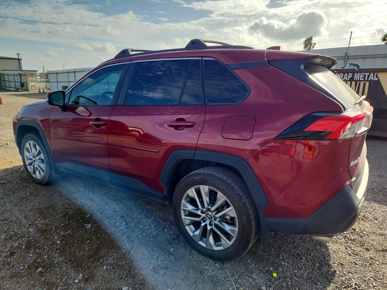 2024 TOYOTA RAV4 XLE PREMIUM — снимка 2