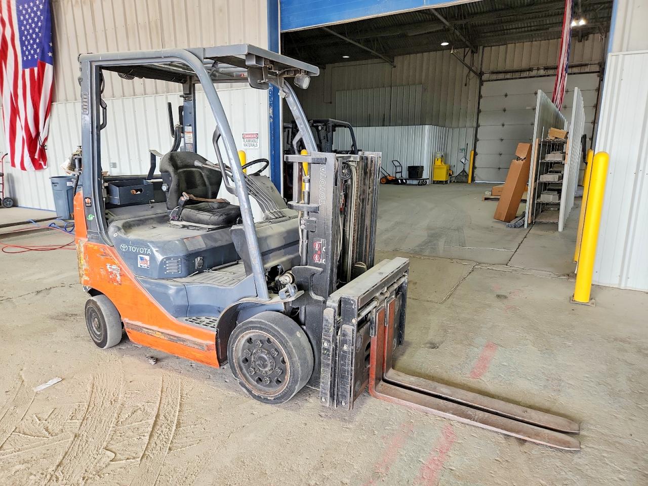 2017 TOYOTA 7FDKU40 FORKLIFT