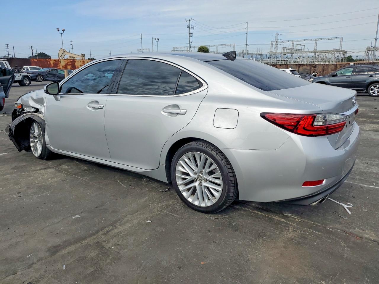 2017 LEXUS ES 350 — снимка 2