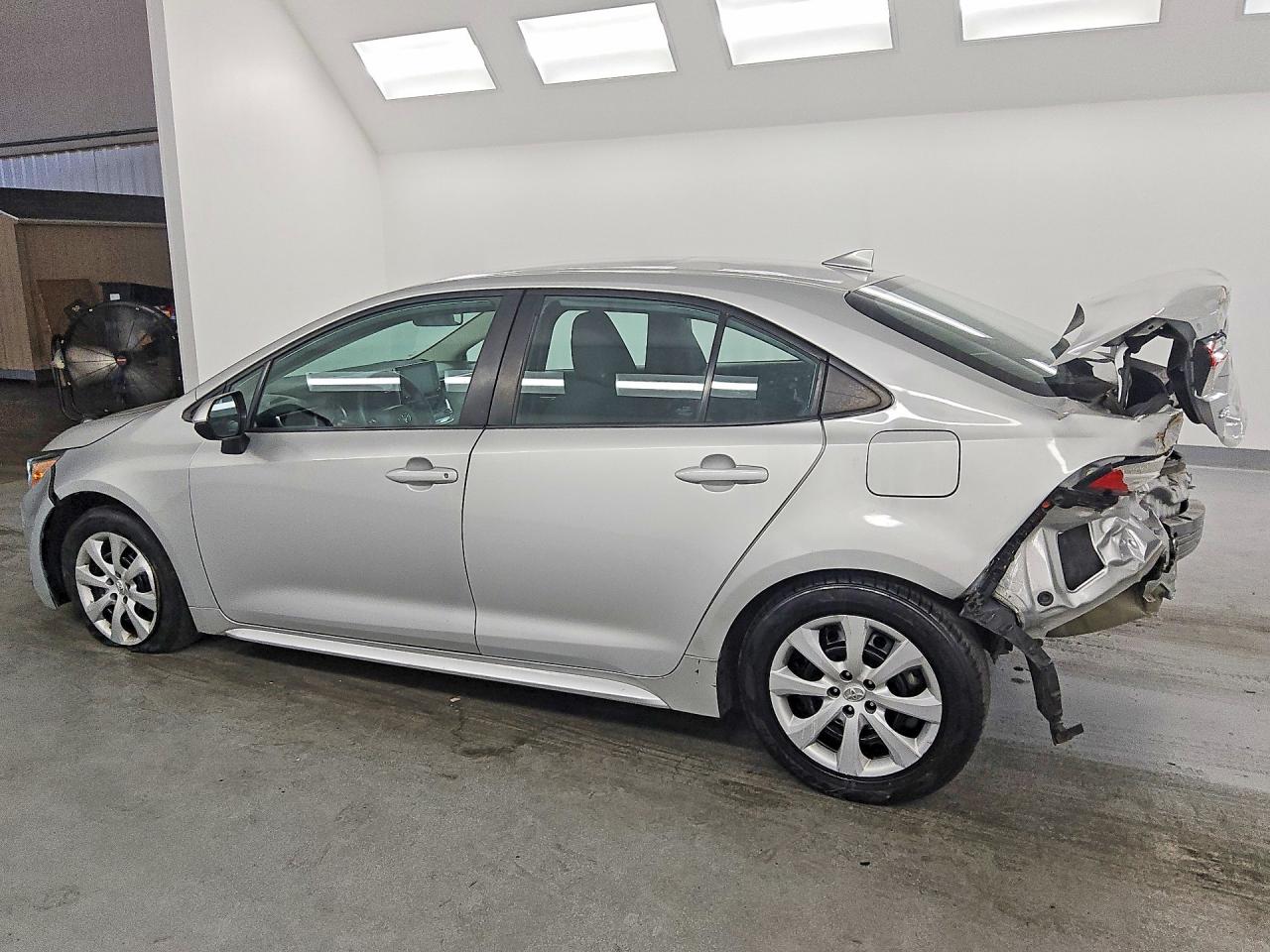 2021 TOYOTA COROLLA LE — снимка 2
