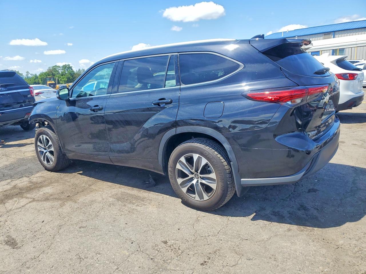 2022 TOYOTA HIGHLANDER XLE — снимка 2