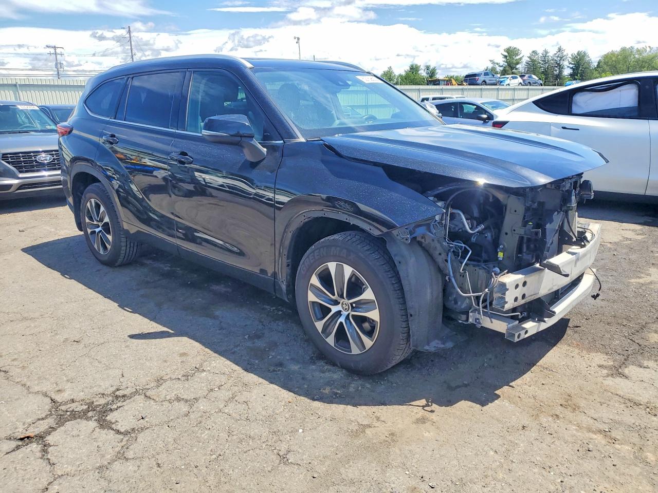 2022 TOYOTA HIGHLANDER XLE — снимка 4
