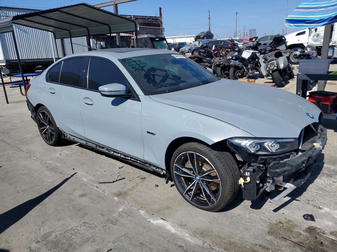 2023 BMW 330E — снимка 4