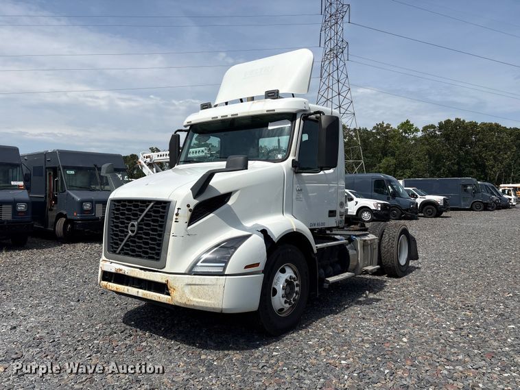 2019 VOLVO VNR