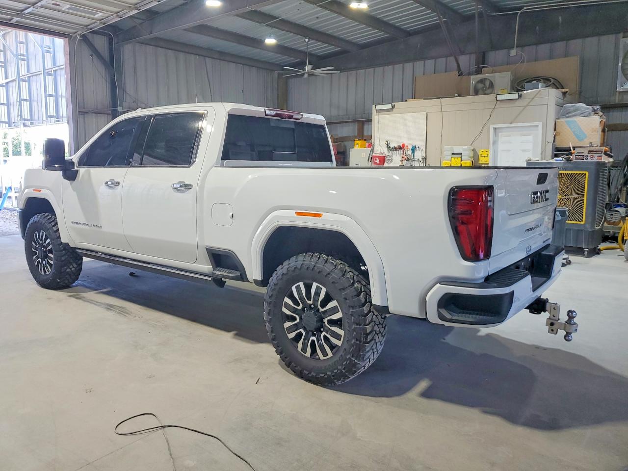 2025 GMC SIERRA K2500 DENALI ULTIMATE — снимка 2