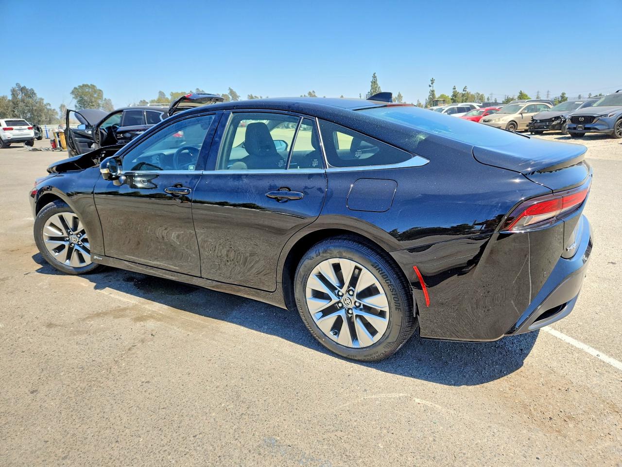 2025 TOYOTA MIRAI XLE — снимка 2