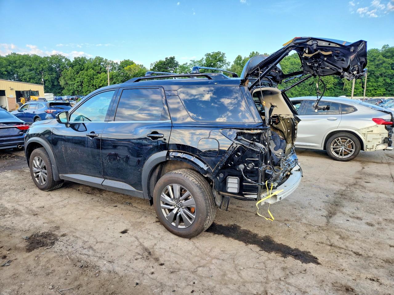 2025 NISSAN PATHFINDER SV — снимка 2