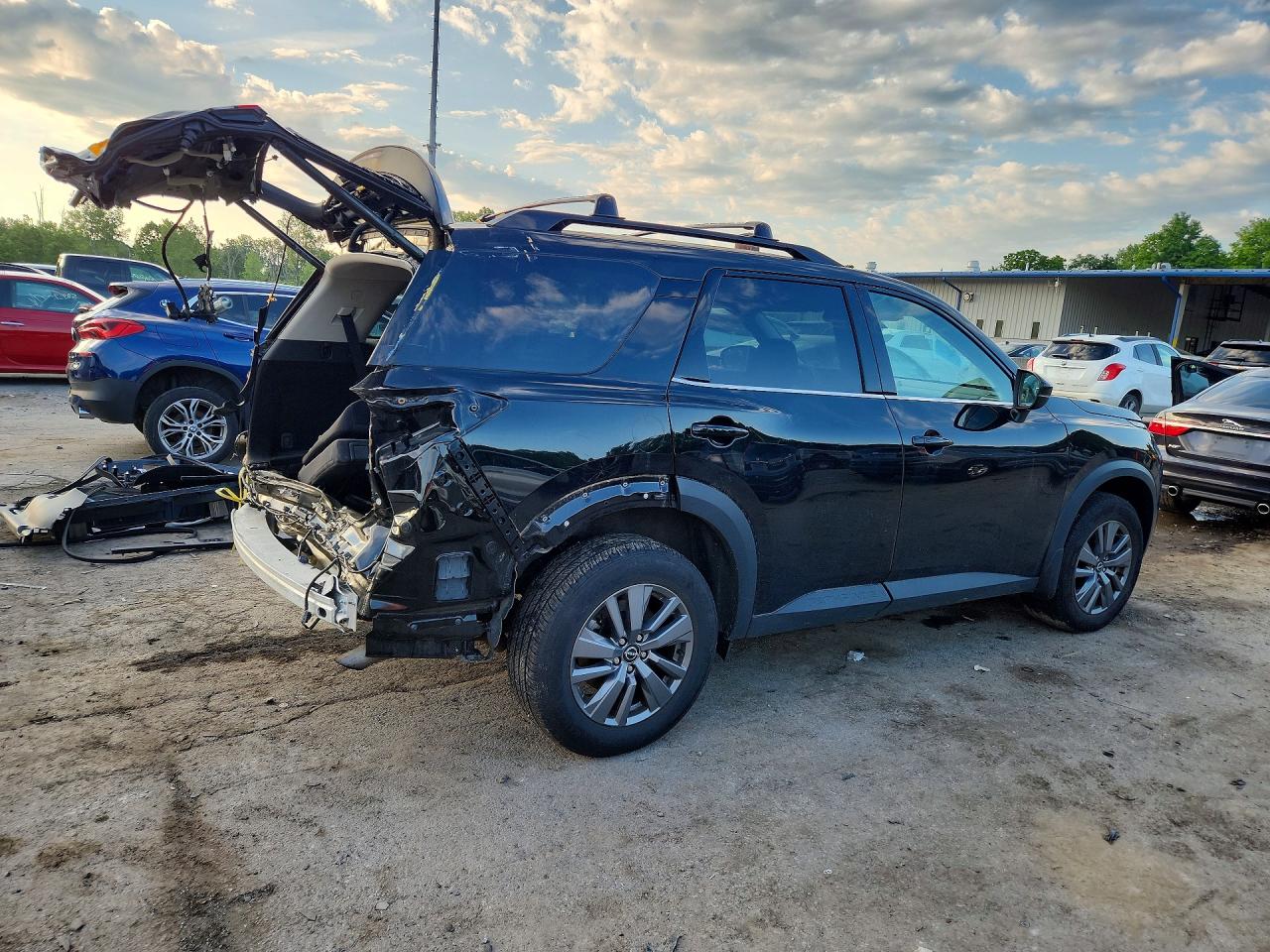 2025 NISSAN PATHFINDER SV — снимка 3
