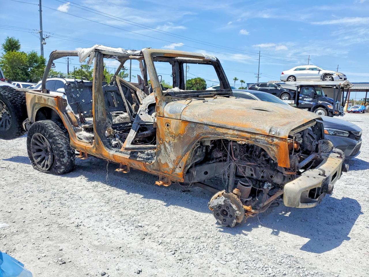 2017 JEEP WRANGLER UNLIMITED SAHARA — снимка 4