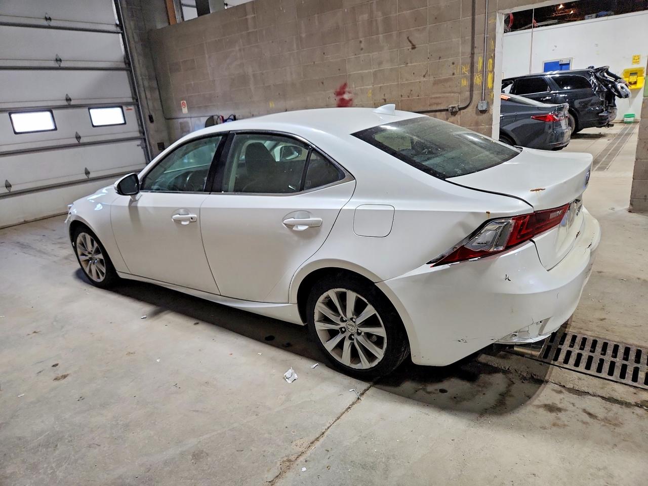 2015 LEXUS IS 250 — снимка 2