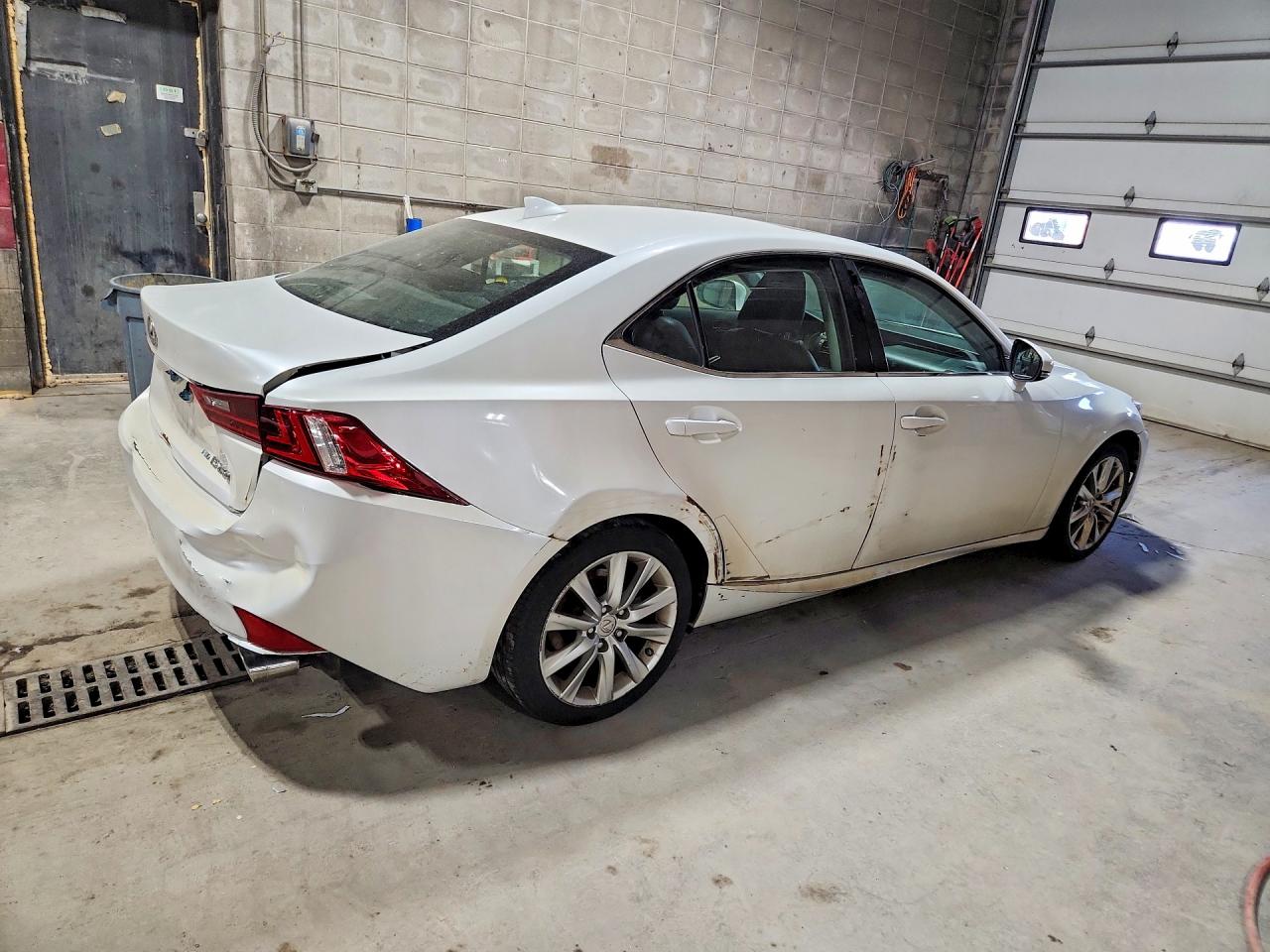 2015 LEXUS IS 250 — снимка 3