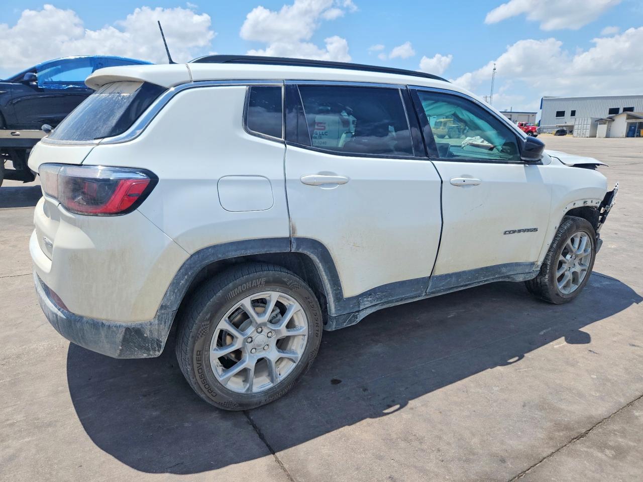 2022 JEEP COMPASS LATITUDE LUX — снимка 3