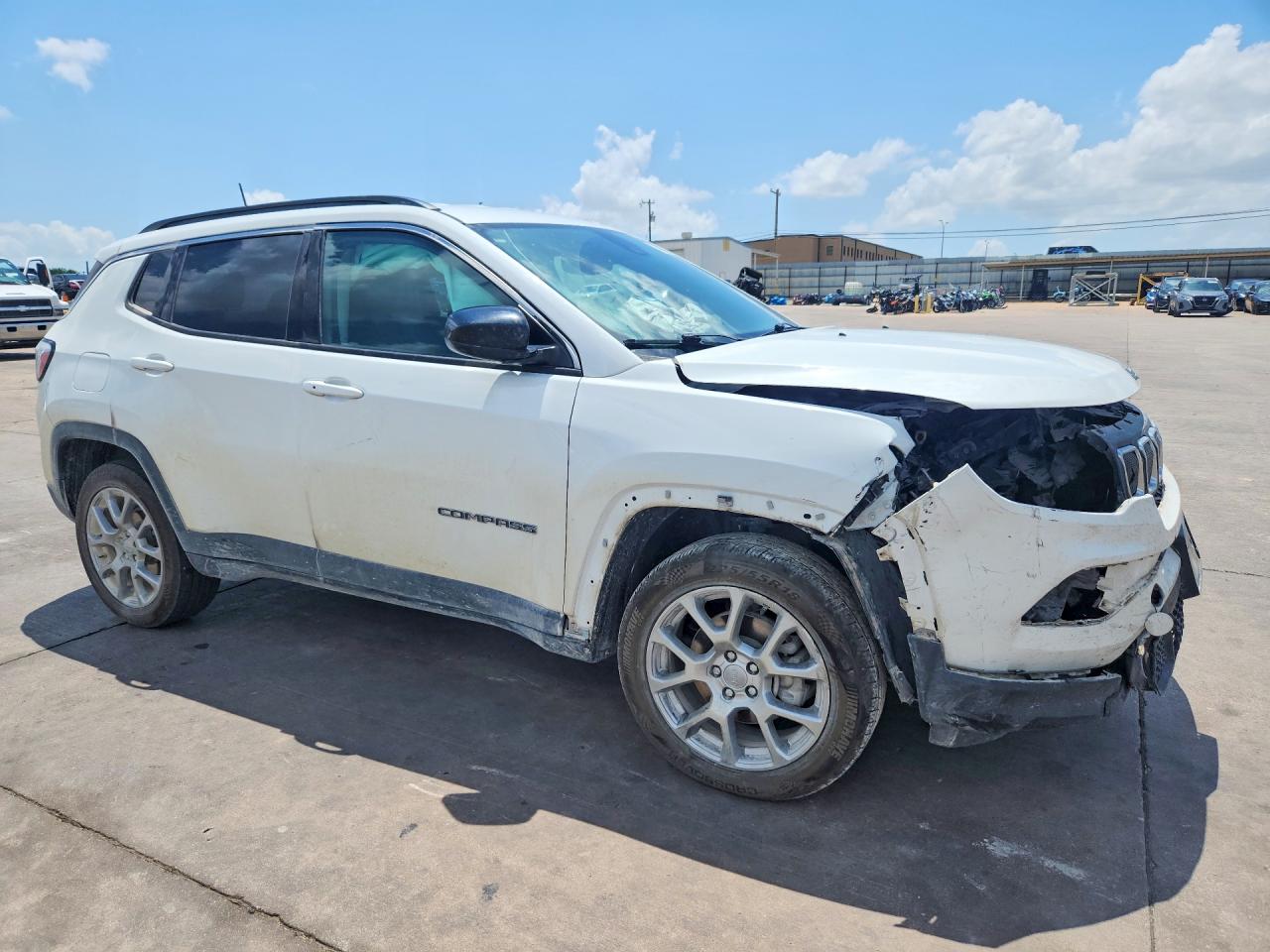 2022 JEEP COMPASS LATITUDE LUX — снимка 4