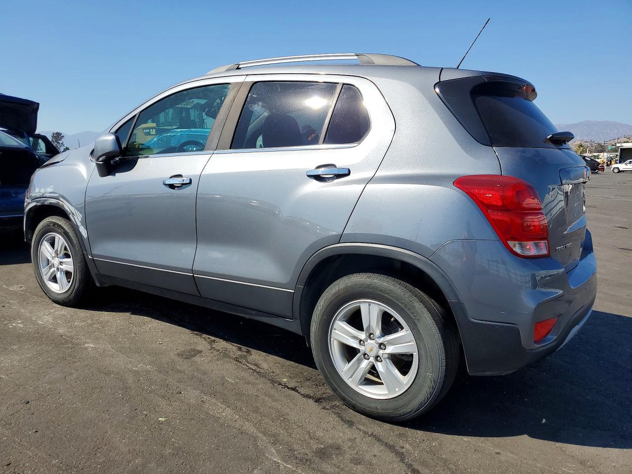2019 CHEVROLET TRAX 1LT — снимка 2