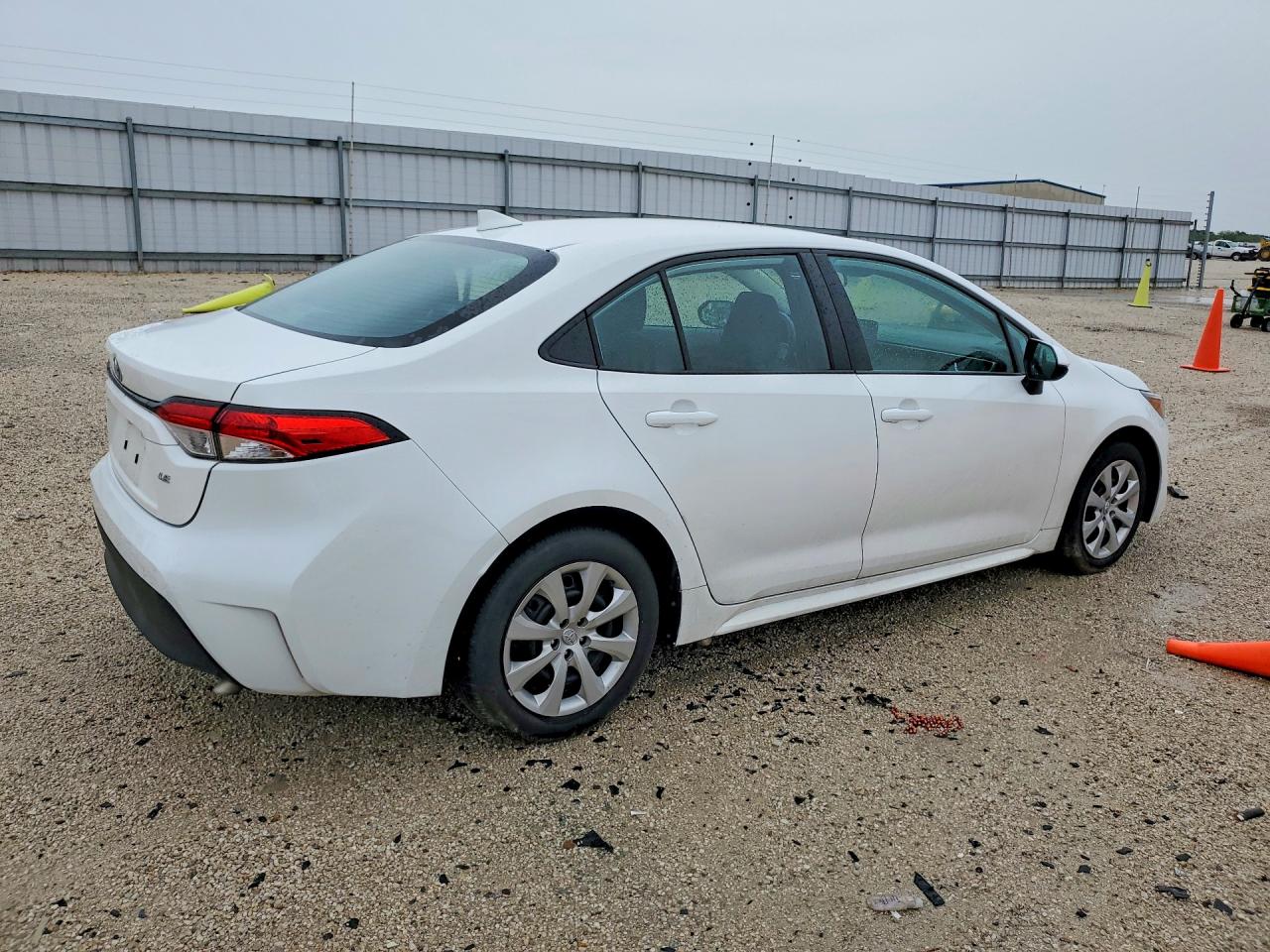 2025 TOYOTA COROLLA LE — снимка 3