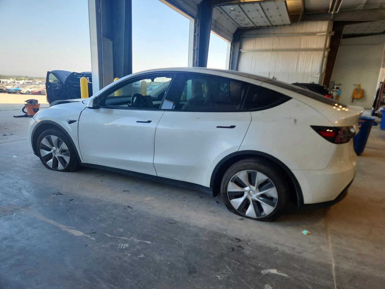 2023 TESLA MODEL Y — снимка 2
