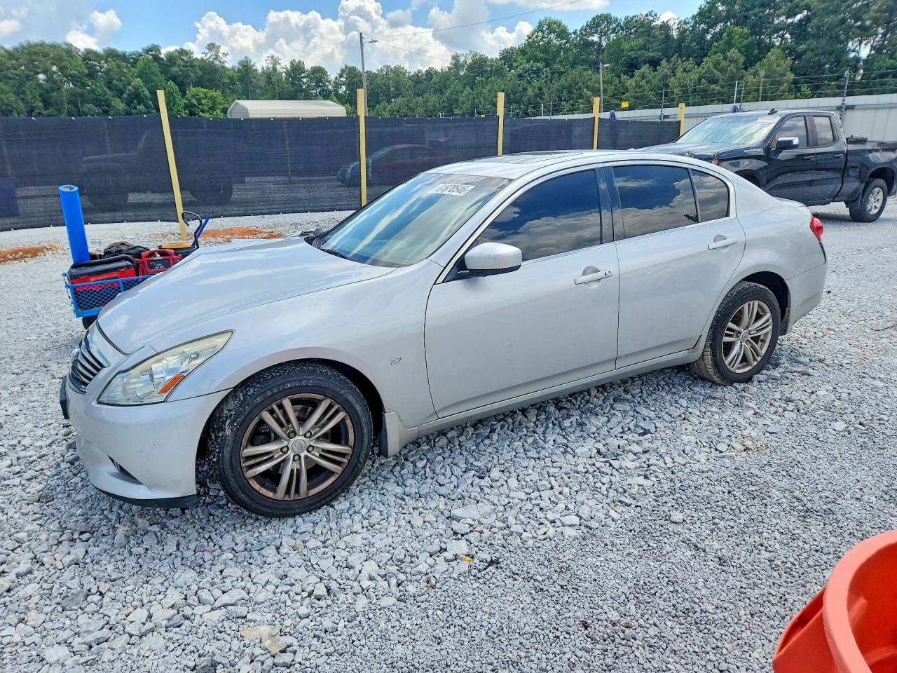 2015 INFINITI Q40 BASE