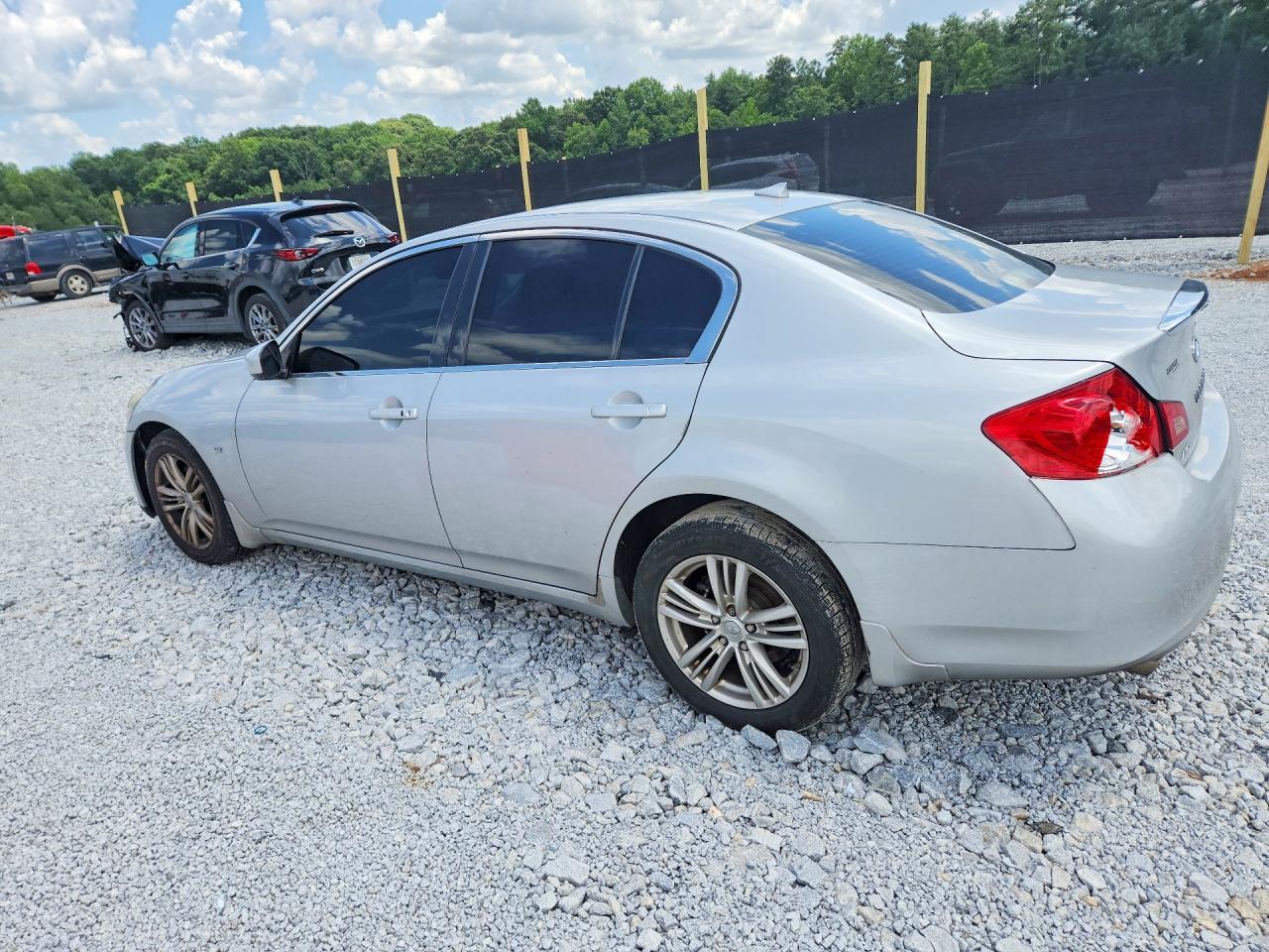 2015 INFINITI Q40 BASE — снимка 2