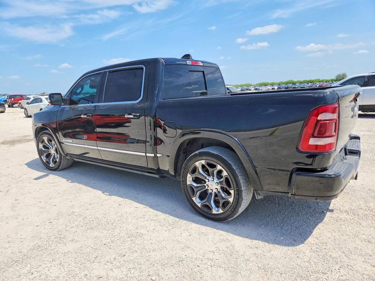2019 RAM 1500 LIMITED — снимка 2