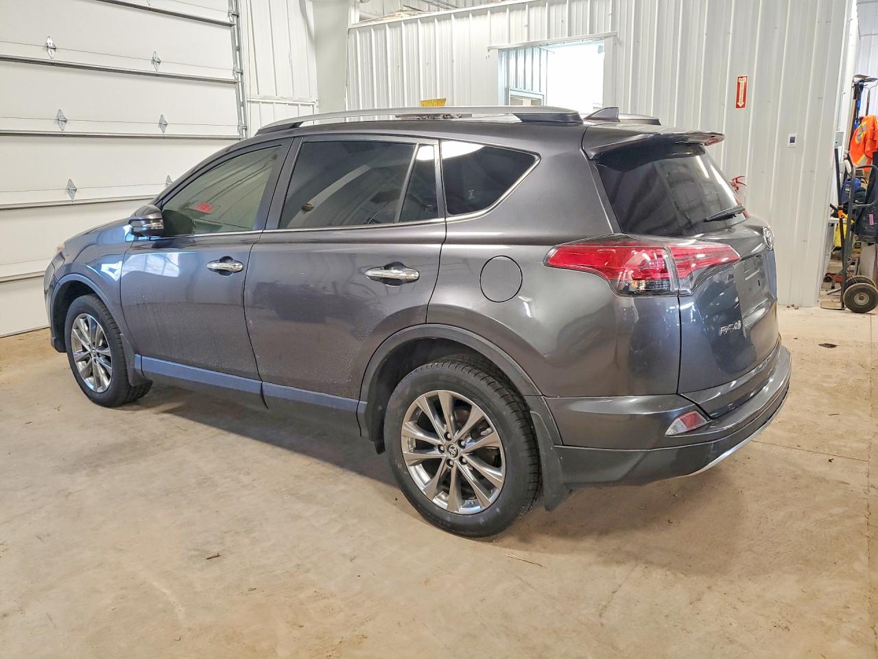2018 TOYOTA RAV4 LIMITED — снимка 2