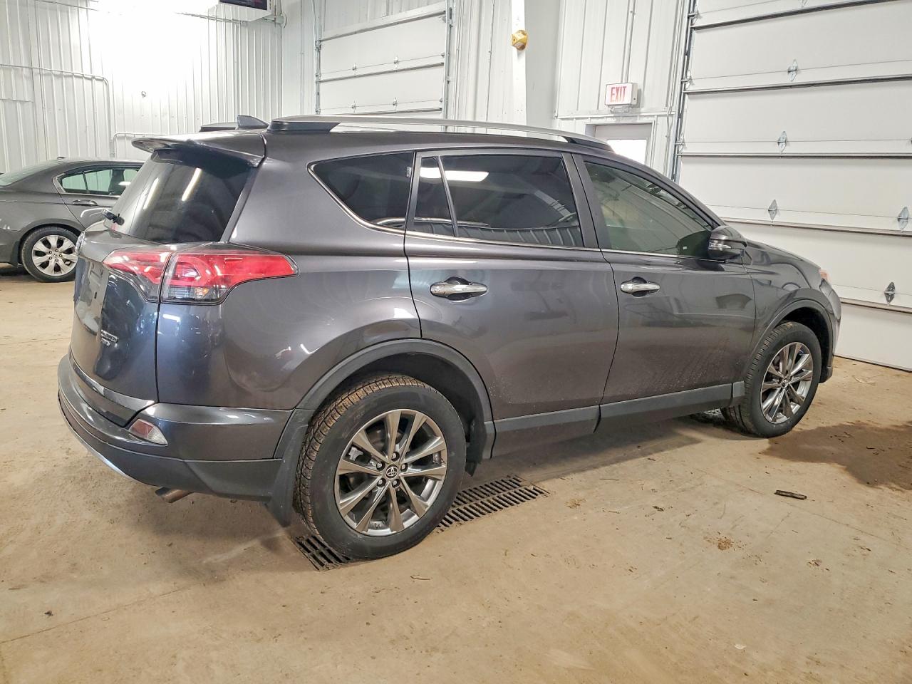2018 TOYOTA RAV4 LIMITED — снимка 3