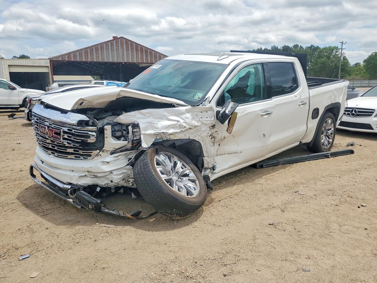 2025 GMC SIERRA K1500 DENALI