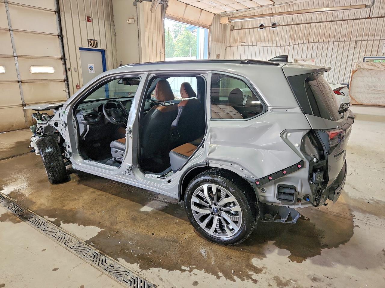 2025 SUBARU FORESTER TOURING — снимка 2