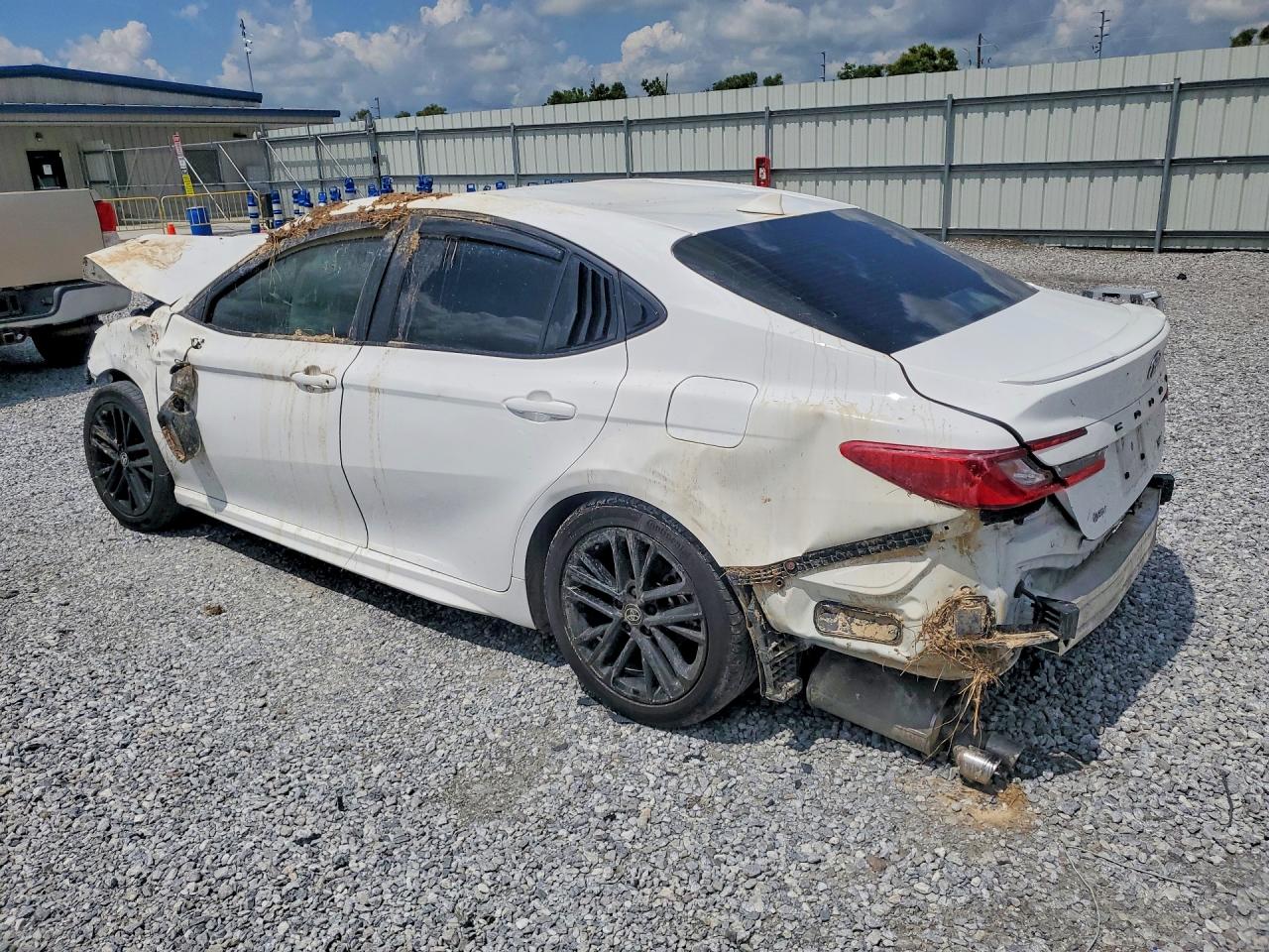 2025 TOYOTA CAMRY SE — снимка 2