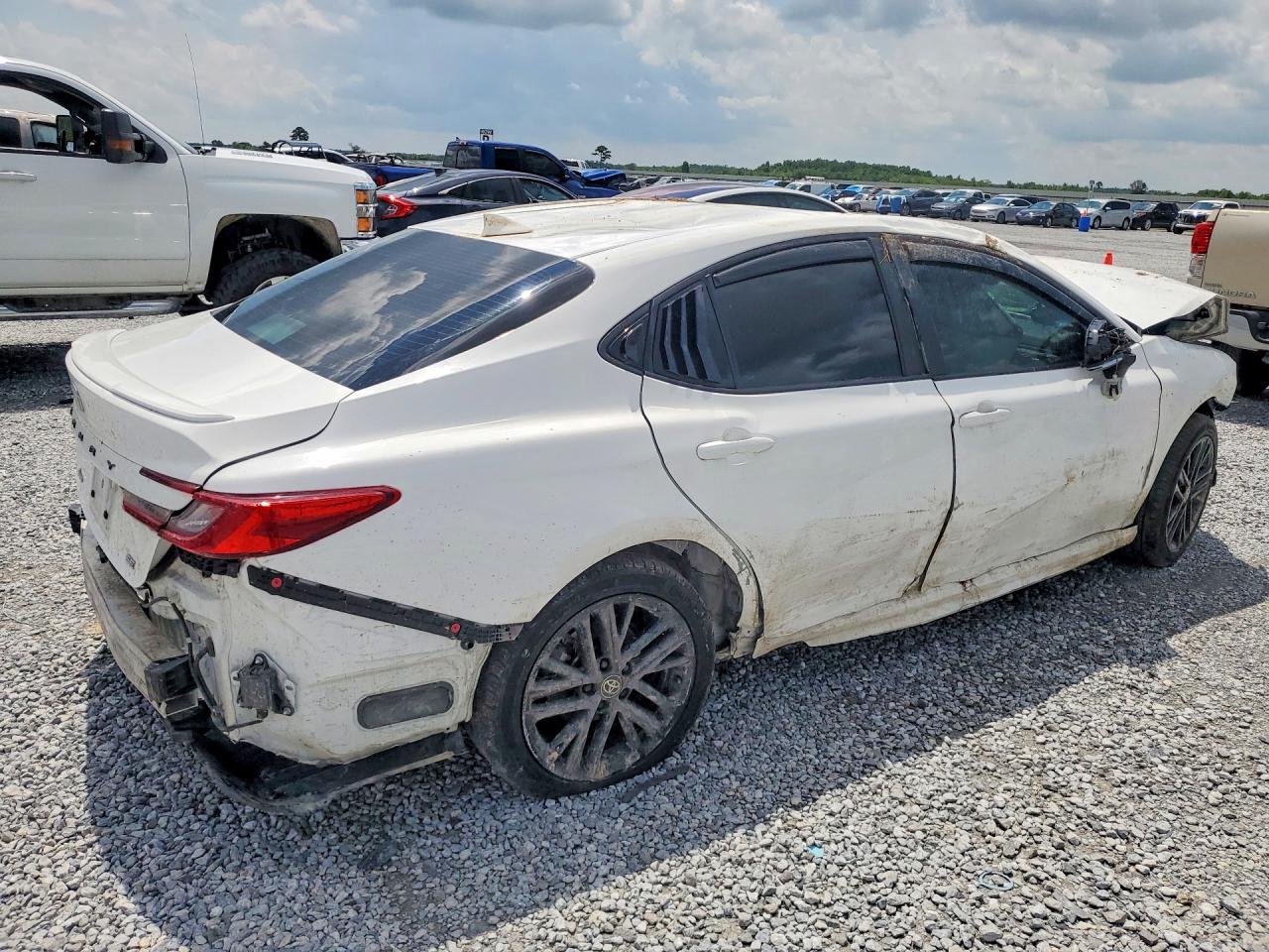 2025 TOYOTA CAMRY SE — снимка 3
