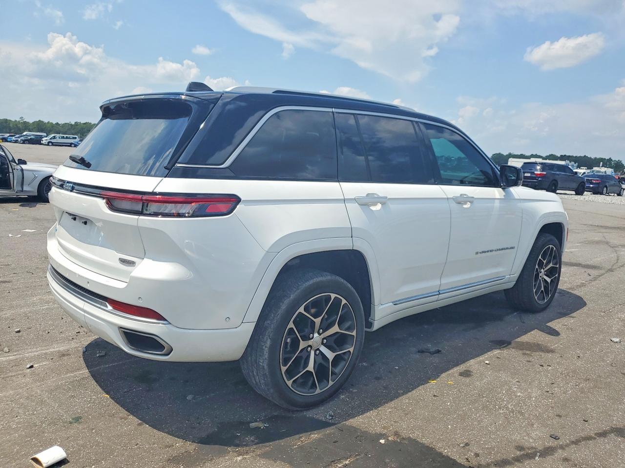 2022 JEEP GRAND CHEROKEE SUMMIT 4XE — снимка 3