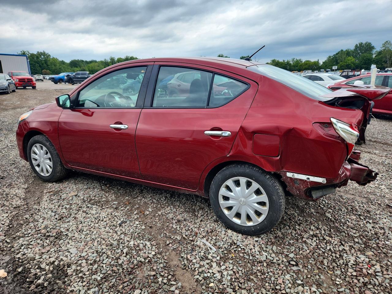 2019 NISSAN VERSA SV — снимка 2