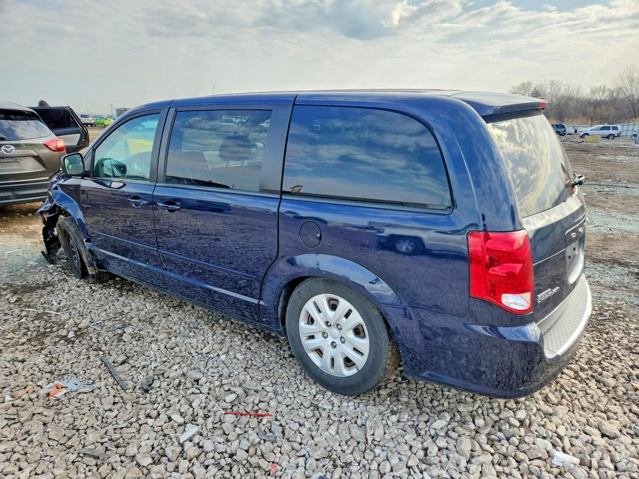 2015 DODGE GRAND CARAVAN SE — снимка 2