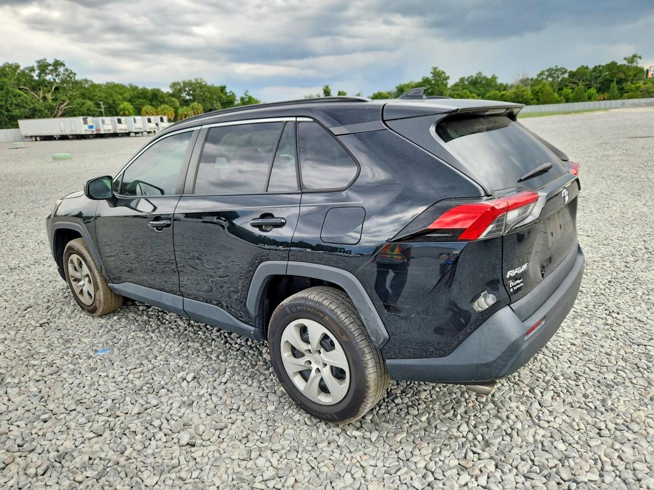 2021 TOYOTA RAV4 LE — снимка 2