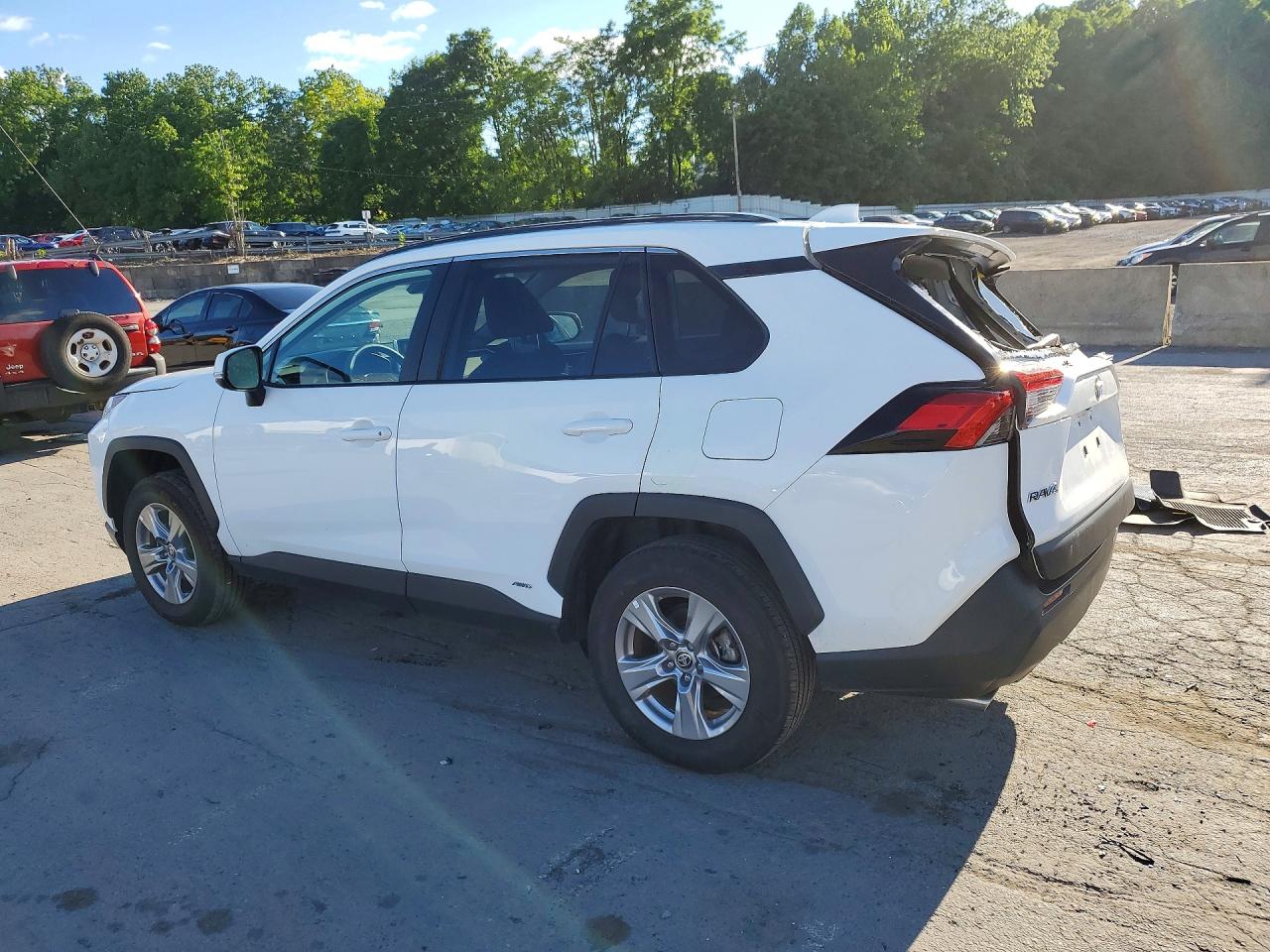 2025 TOYOTA RAV4 HYBRID XLE — снимка 2
