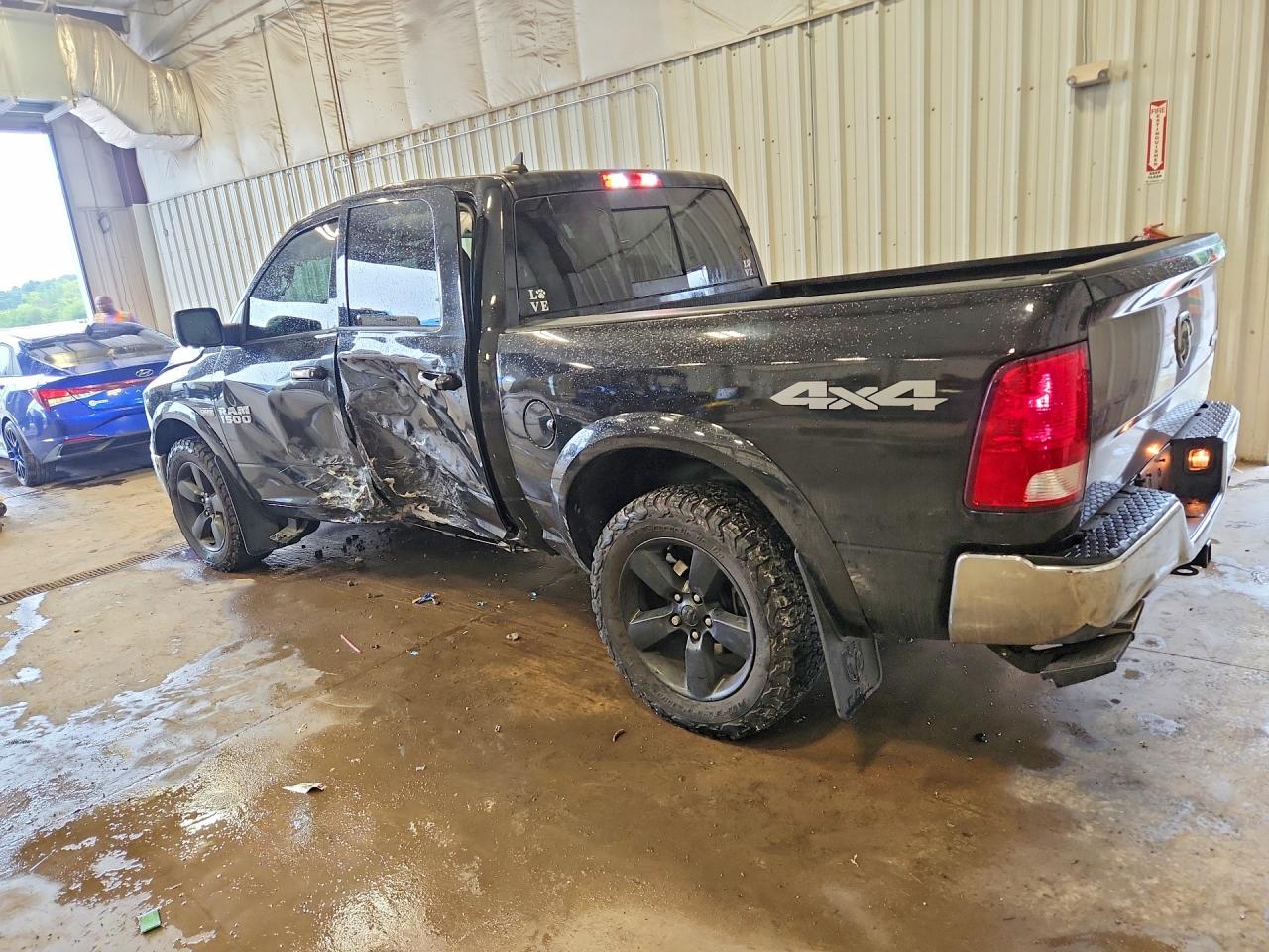 2018 RAM 1500 SLT — снимка 2