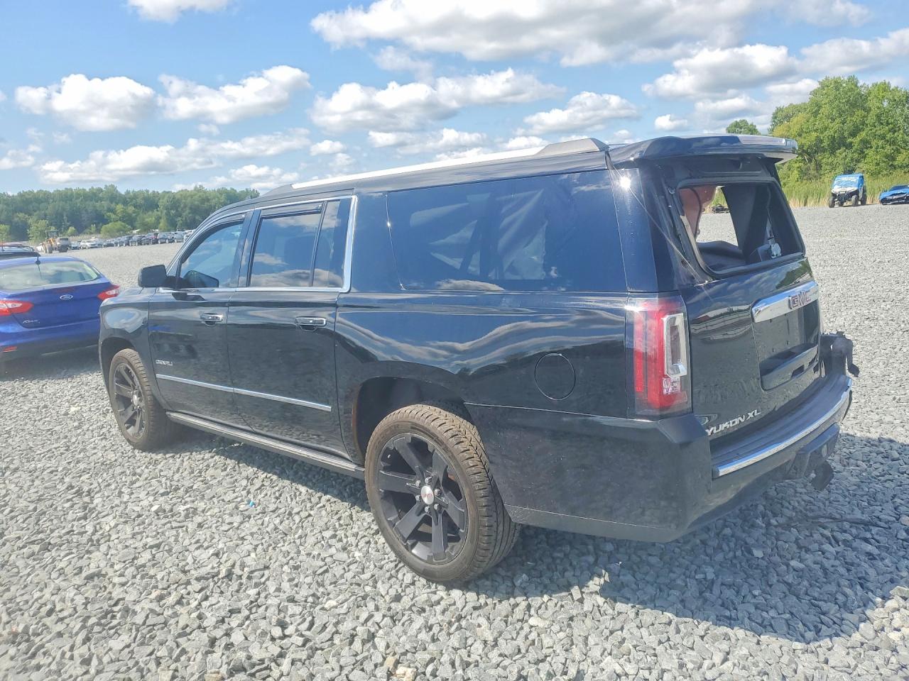 2016 GMC YUKON XL DENALI — снимка 2