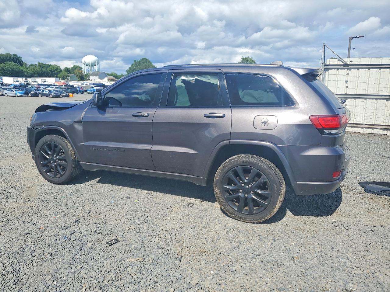 2020 JEEP GRAND CHEROKEE LAREDO — снимка 2