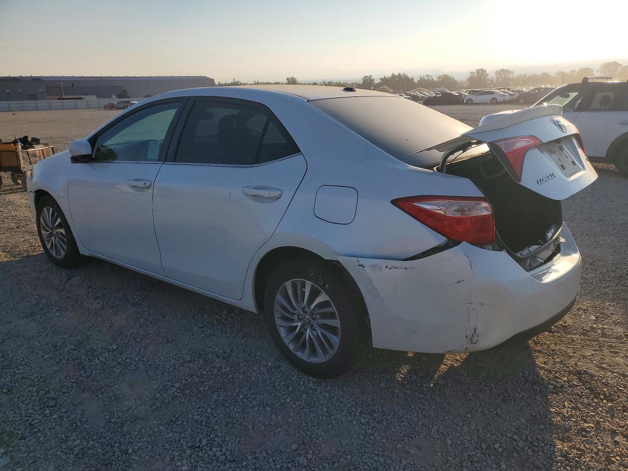 2017 TOYOTA COROLLA LE ECO — снимка 2