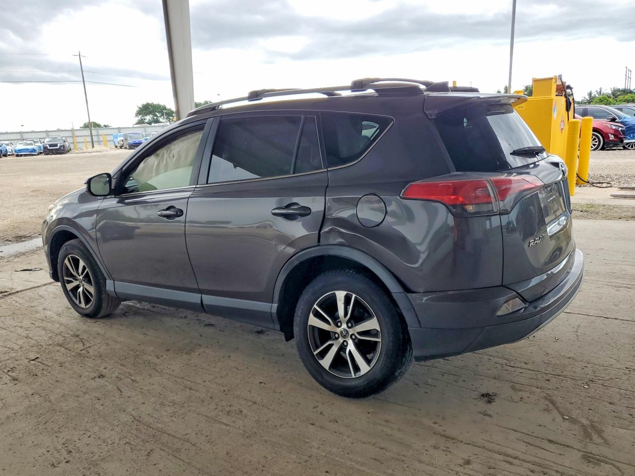 2018 TOYOTA RAV4 XLE — снимка 2