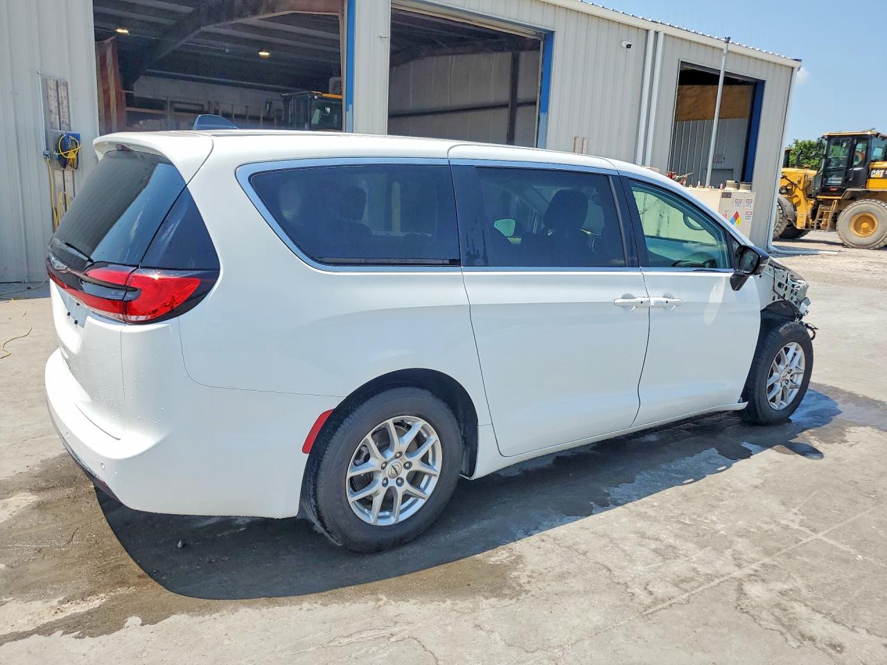 2024 CHRYSLER PACIFICA TOURING L — снимка 3