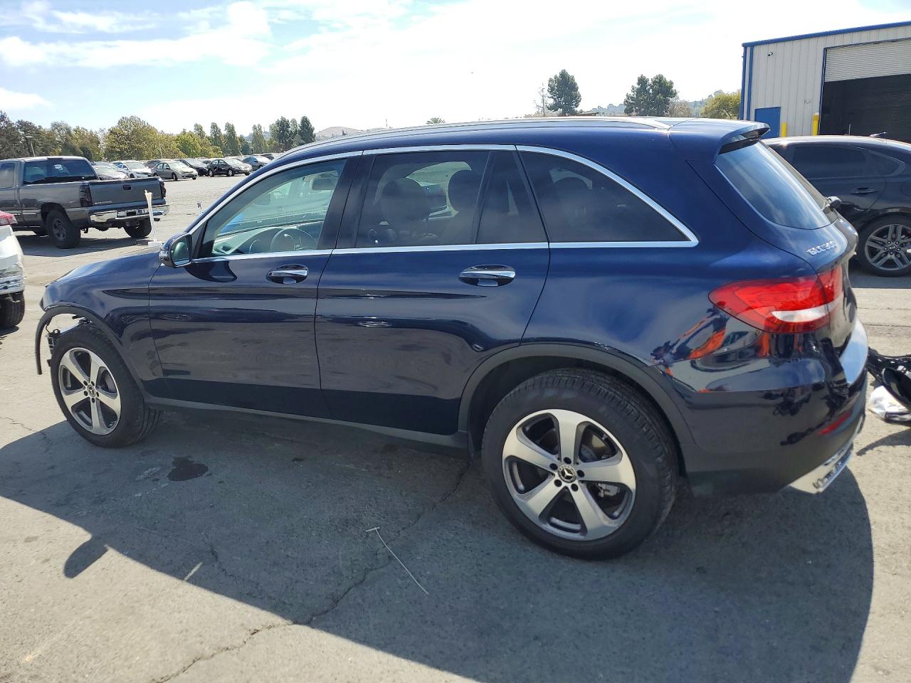 2019 MERCEDES-BENZ GLC 300 4MATIC — снимка 2