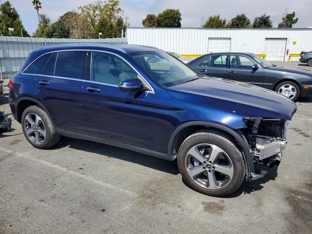 2019 MERCEDES-BENZ GLC 300 4MATIC — снимка 4