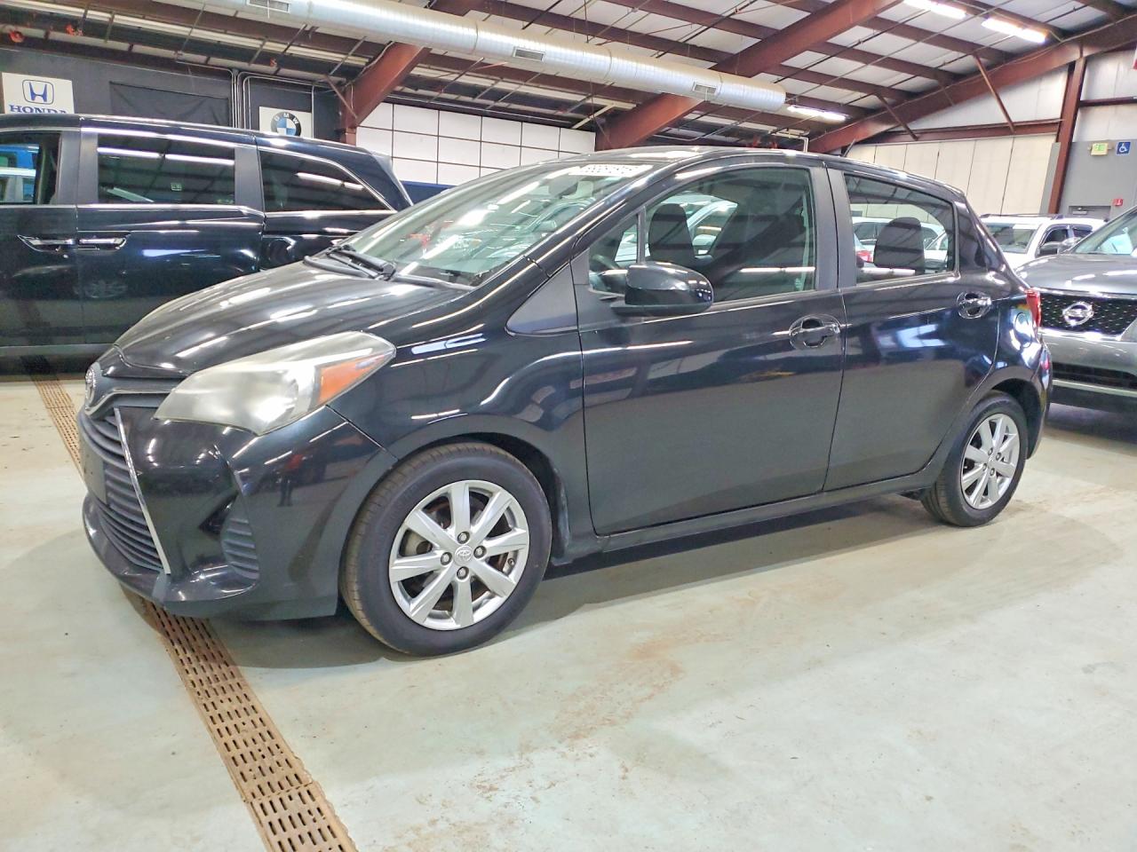 2015 TOYOTA YARIS 5-DOOR LE