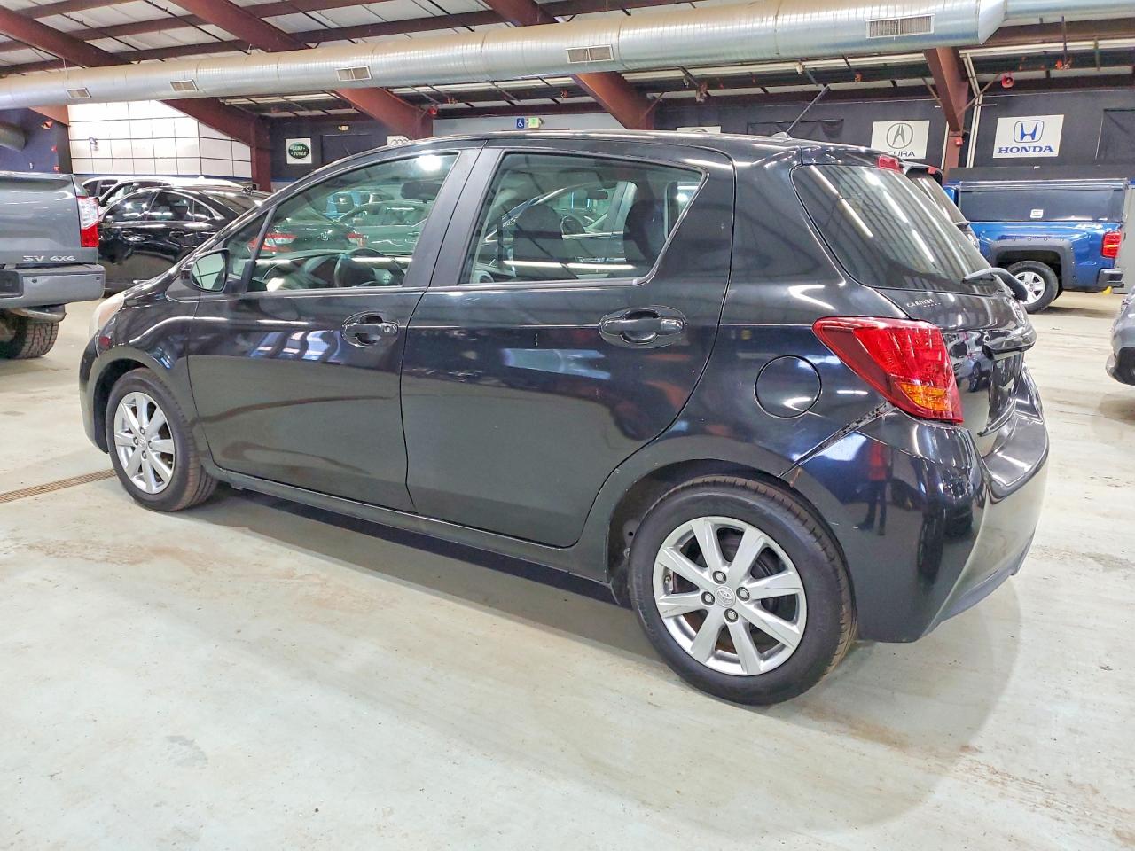 2015 TOYOTA YARIS 5-DOOR LE — снимка 2