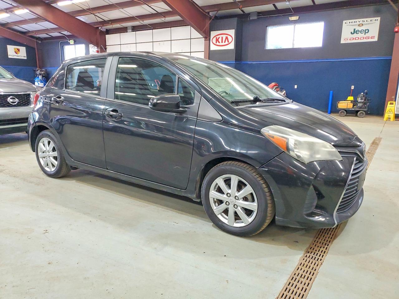 2015 TOYOTA YARIS 5-DOOR LE — снимка 4