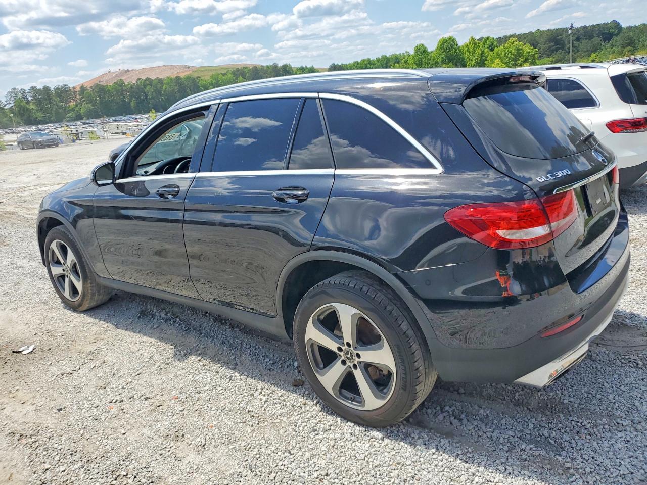 2019 MERCEDES-BENZ GLC 300 — снимка 2